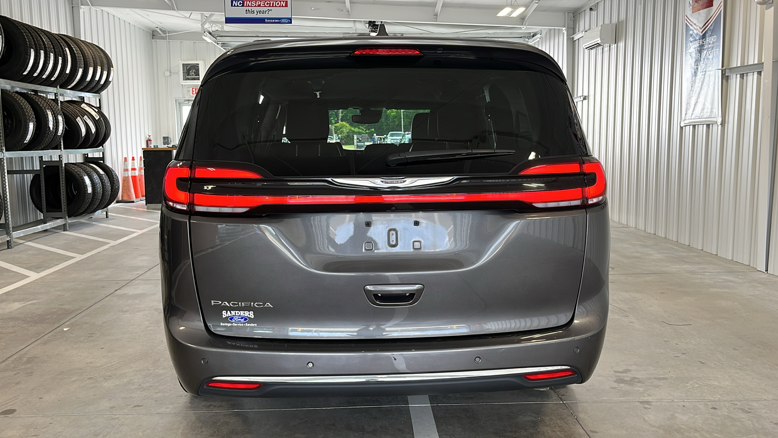 2022 Chrysler Pacifica Touring L 24