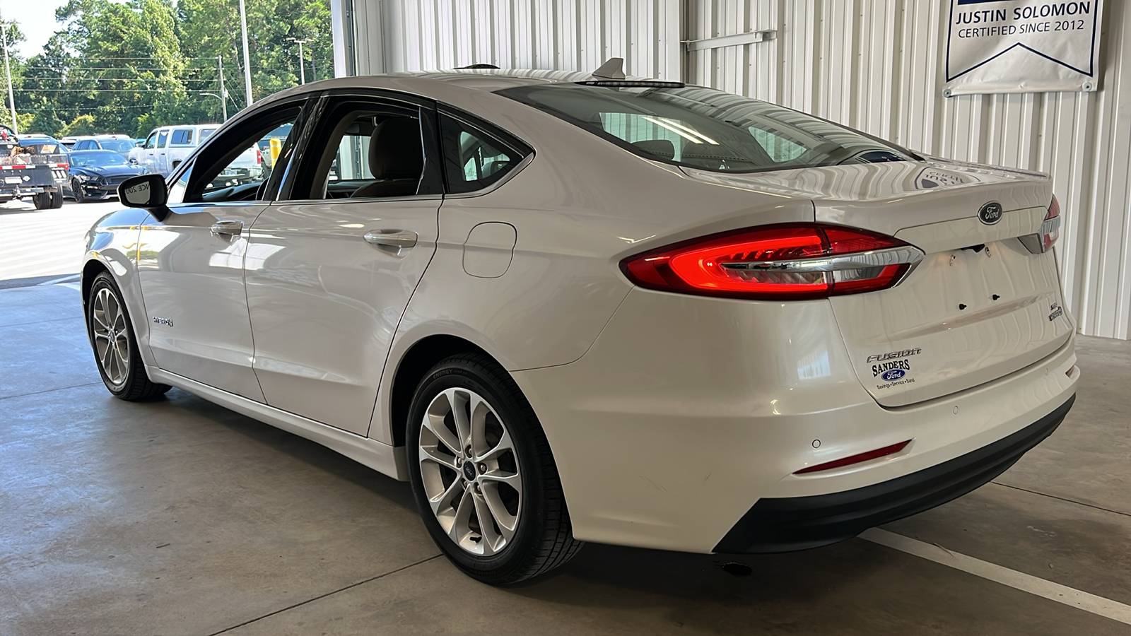 2019 Ford Fusion Hybrid SE 24