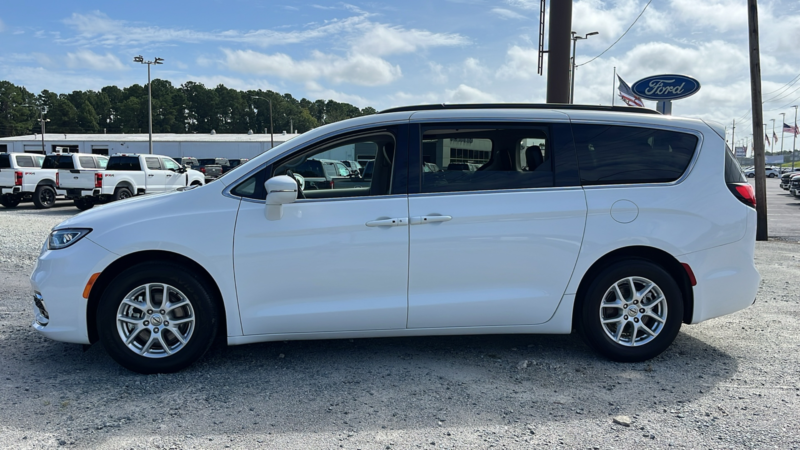 2022 Chrysler Pacifica Touring L 4