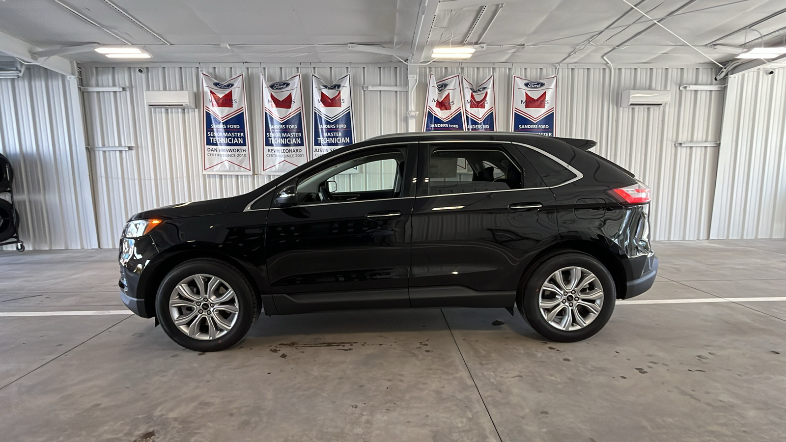 2024 Ford Edge Titanium 4