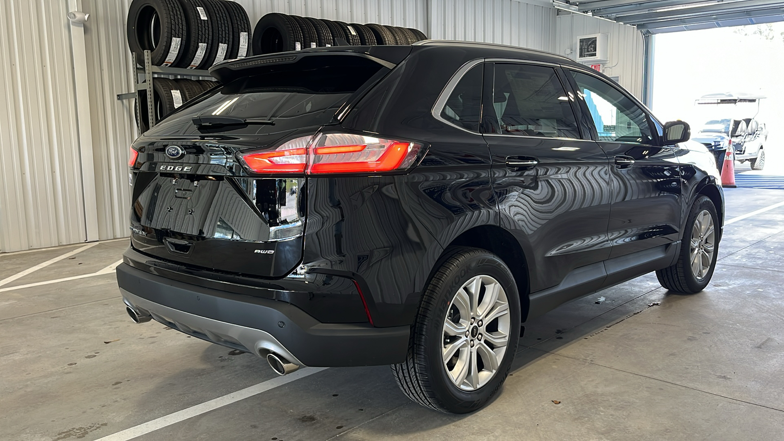 2024 Ford Edge Titanium 28