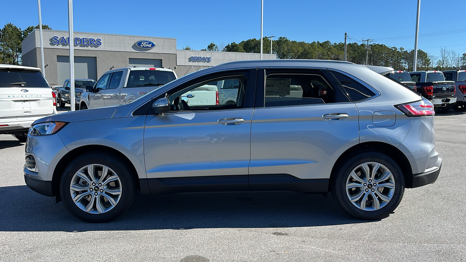 2024 Ford Edge Titanium 4