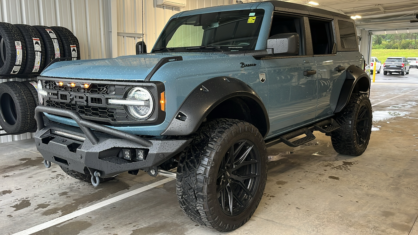2023 Ford Bronco  3