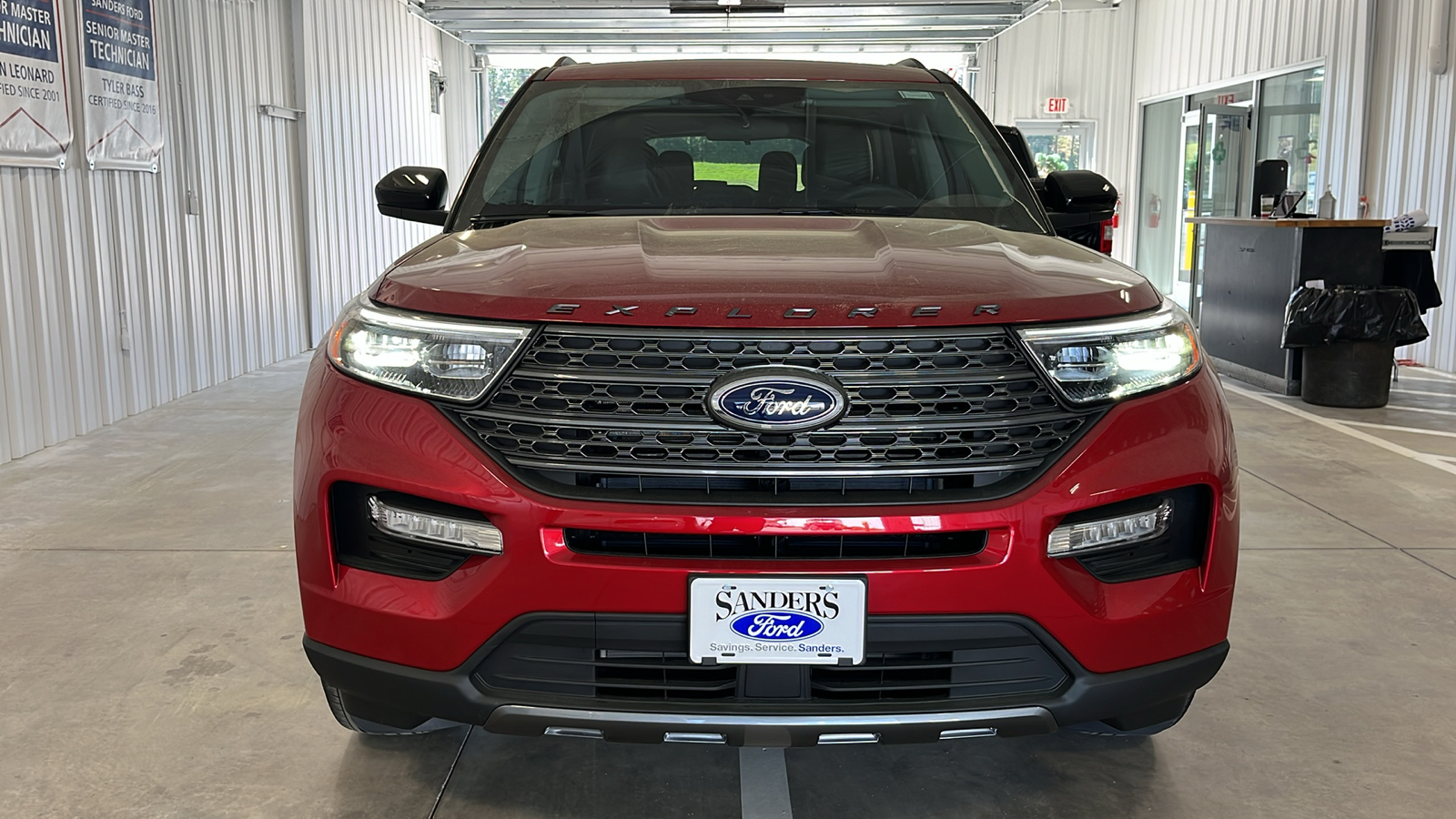 2024 Ford Explorer XLT 2