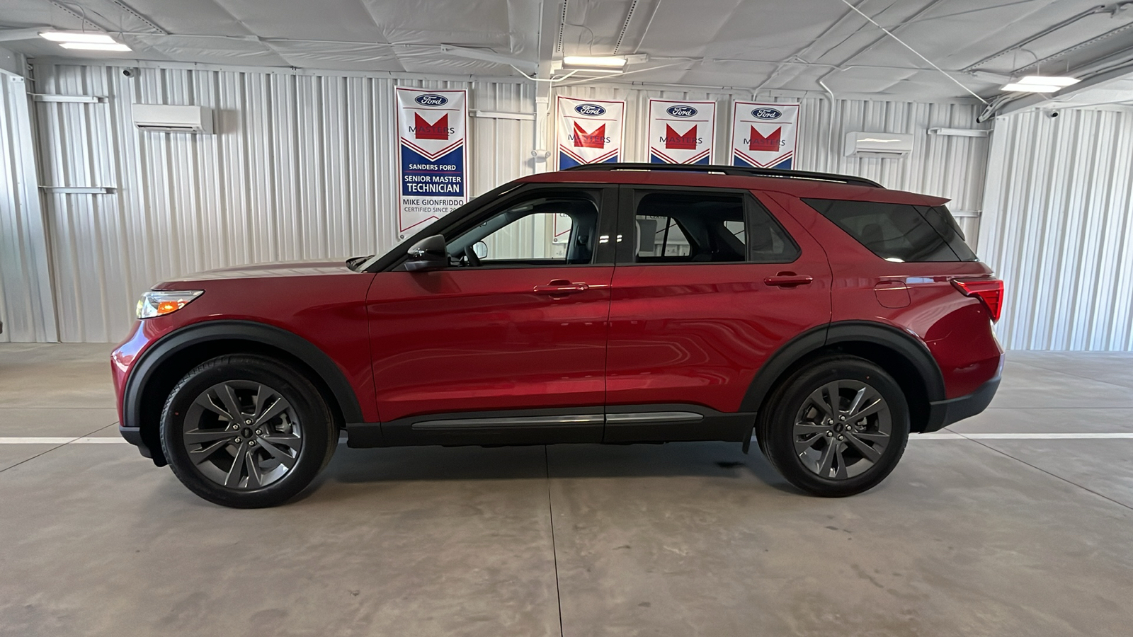 2024 Ford Explorer XLT 4