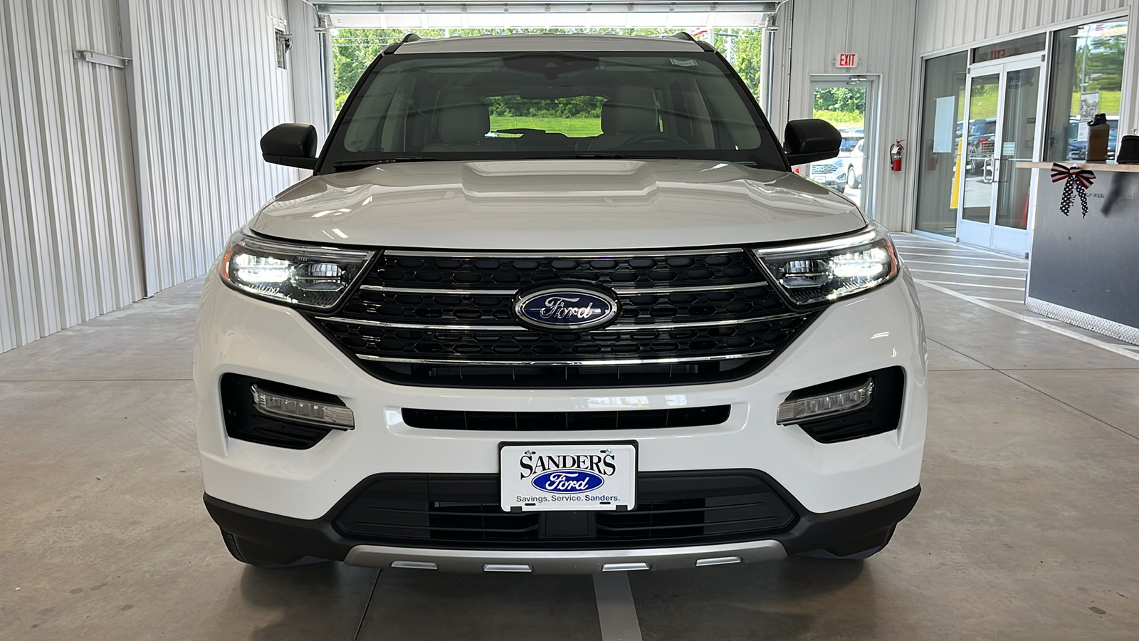 2024 Ford Explorer XLT 2