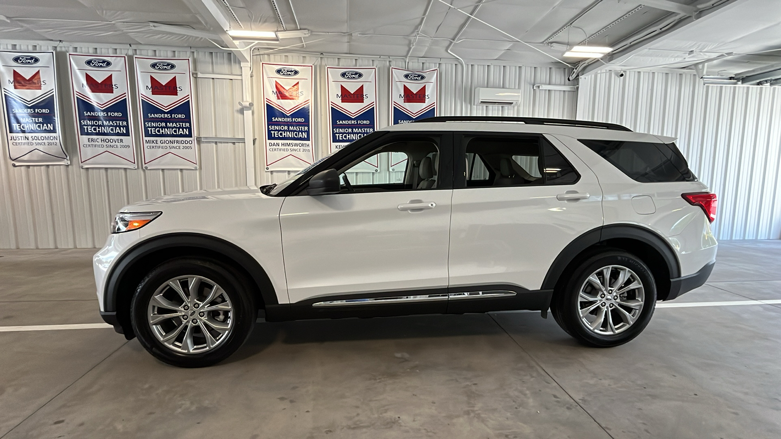 2024 Ford Explorer XLT 4