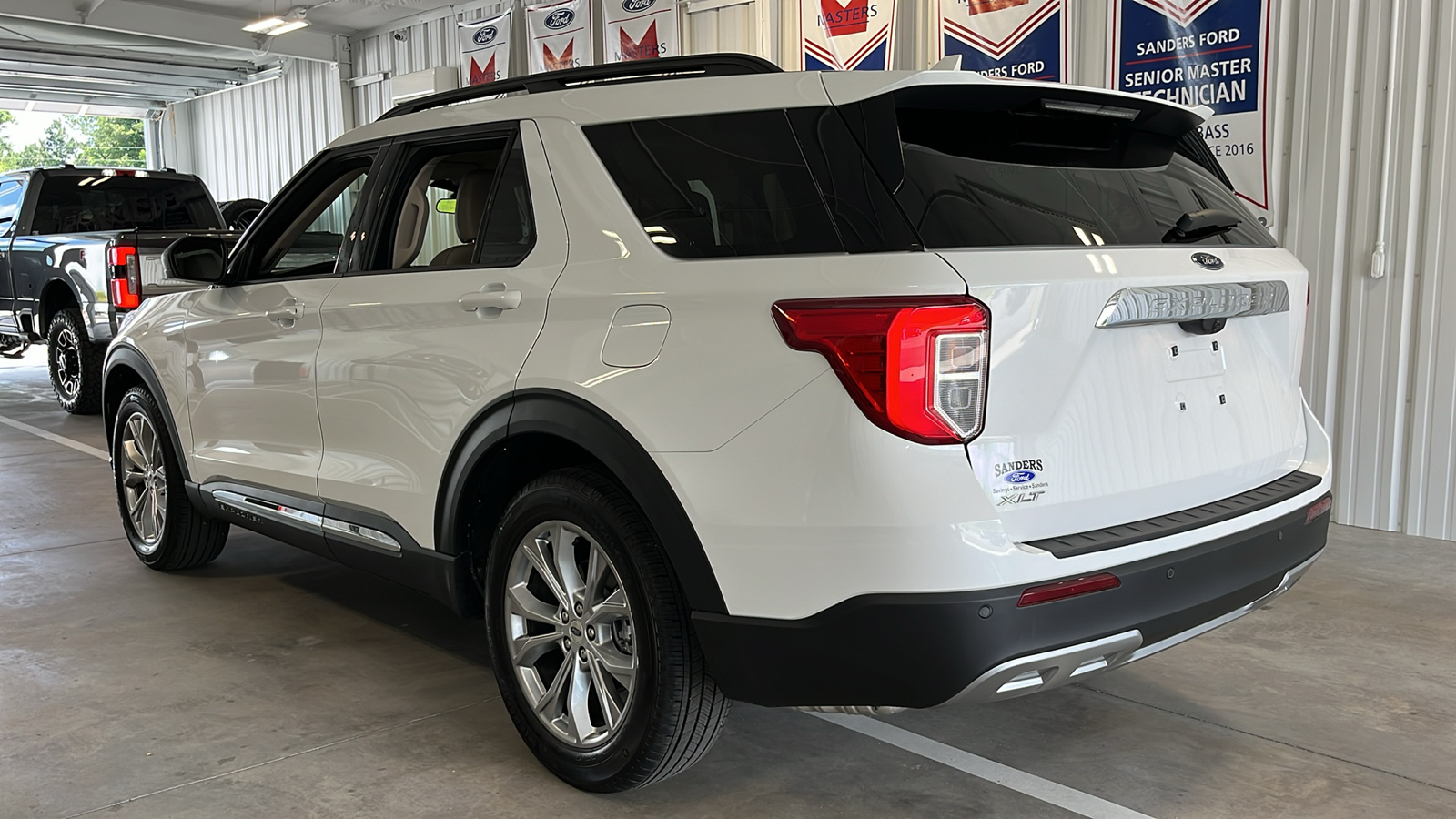 2024 Ford Explorer XLT 24