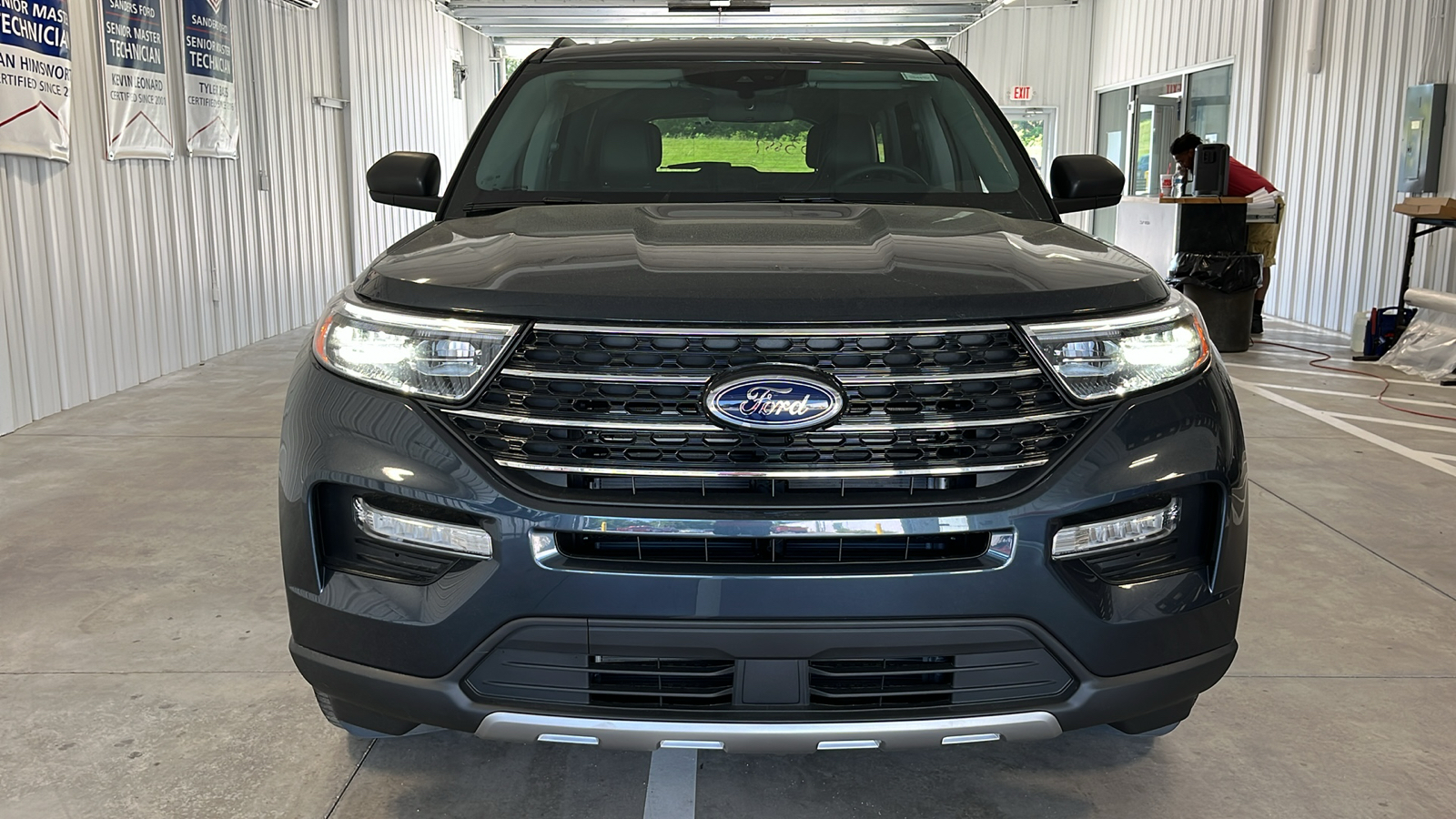 2024 Ford Explorer XLT 2