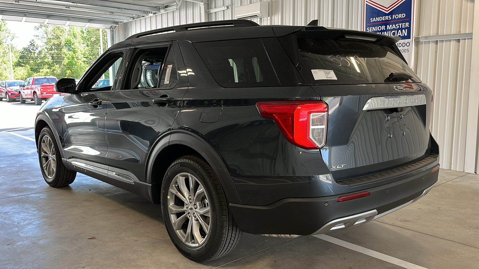 2024 Ford Explorer XLT 24