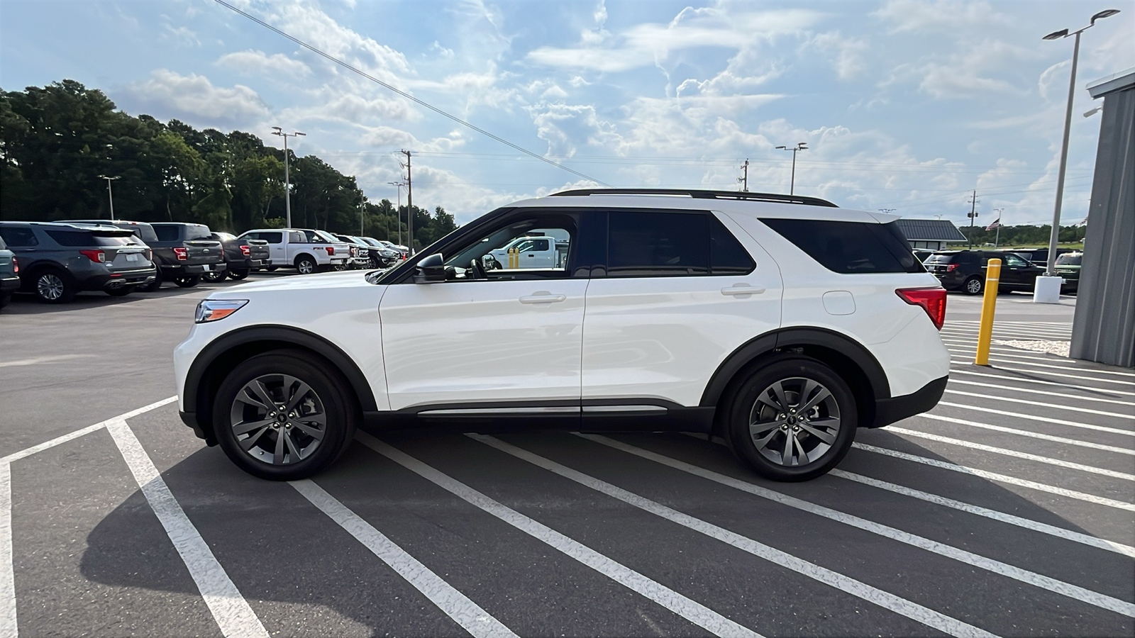 2024 Ford Explorer XLT 4