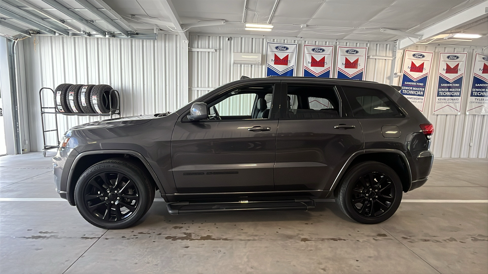 2017 Jeep Grand Cherokee Altitude 4