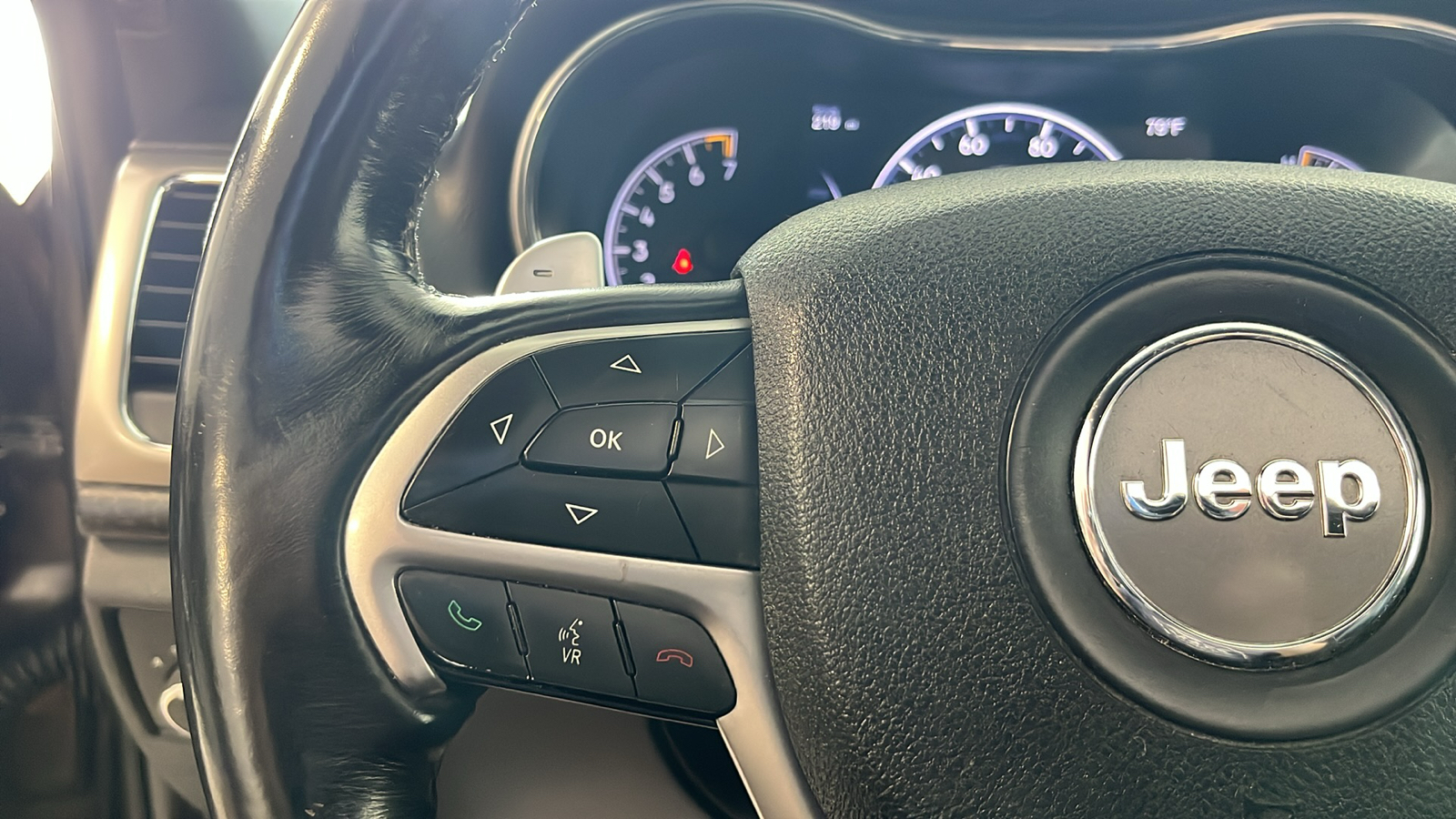 2017 Jeep Grand Cherokee Altitude 11