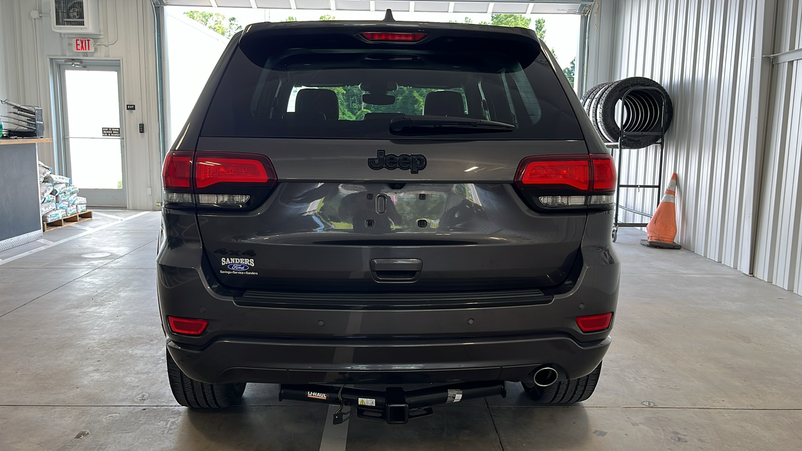 2017 Jeep Grand Cherokee Altitude 25