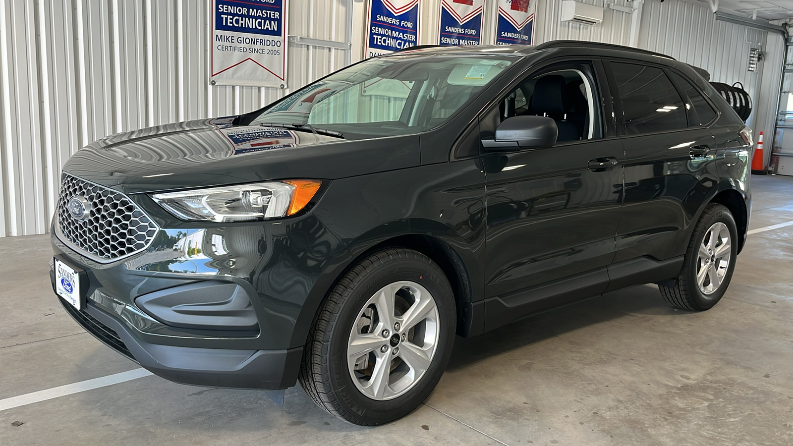 2024 Ford Edge SE 3