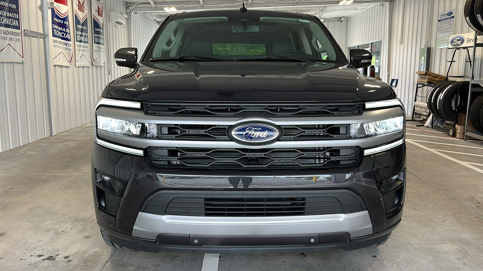 2024 Ford Expedition Max XLT 2