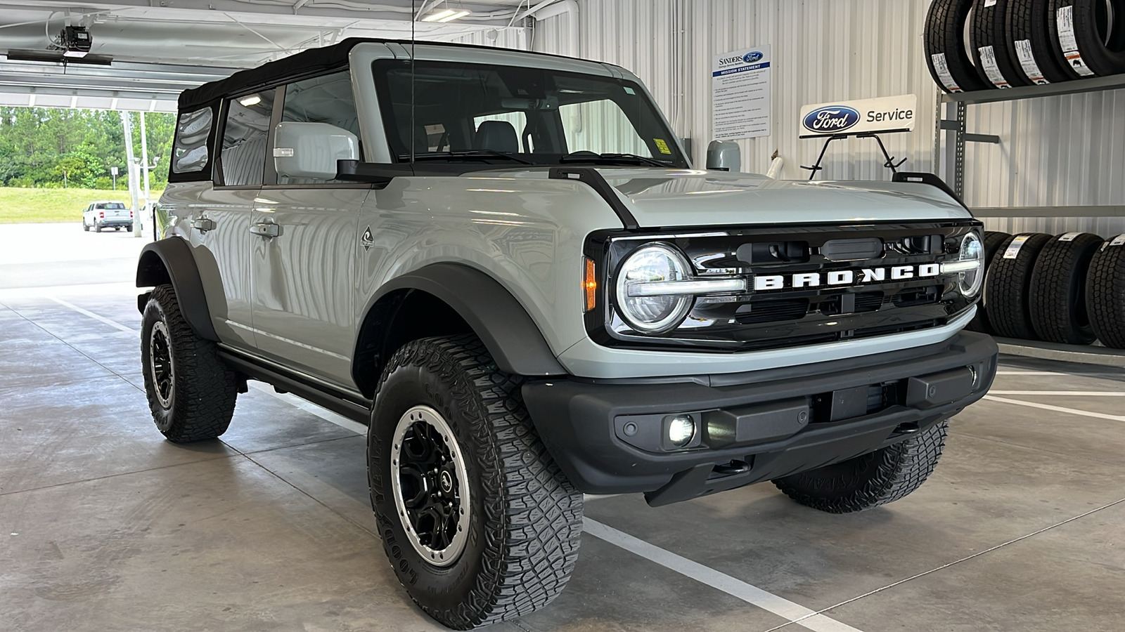 2021 Ford Bronco  1