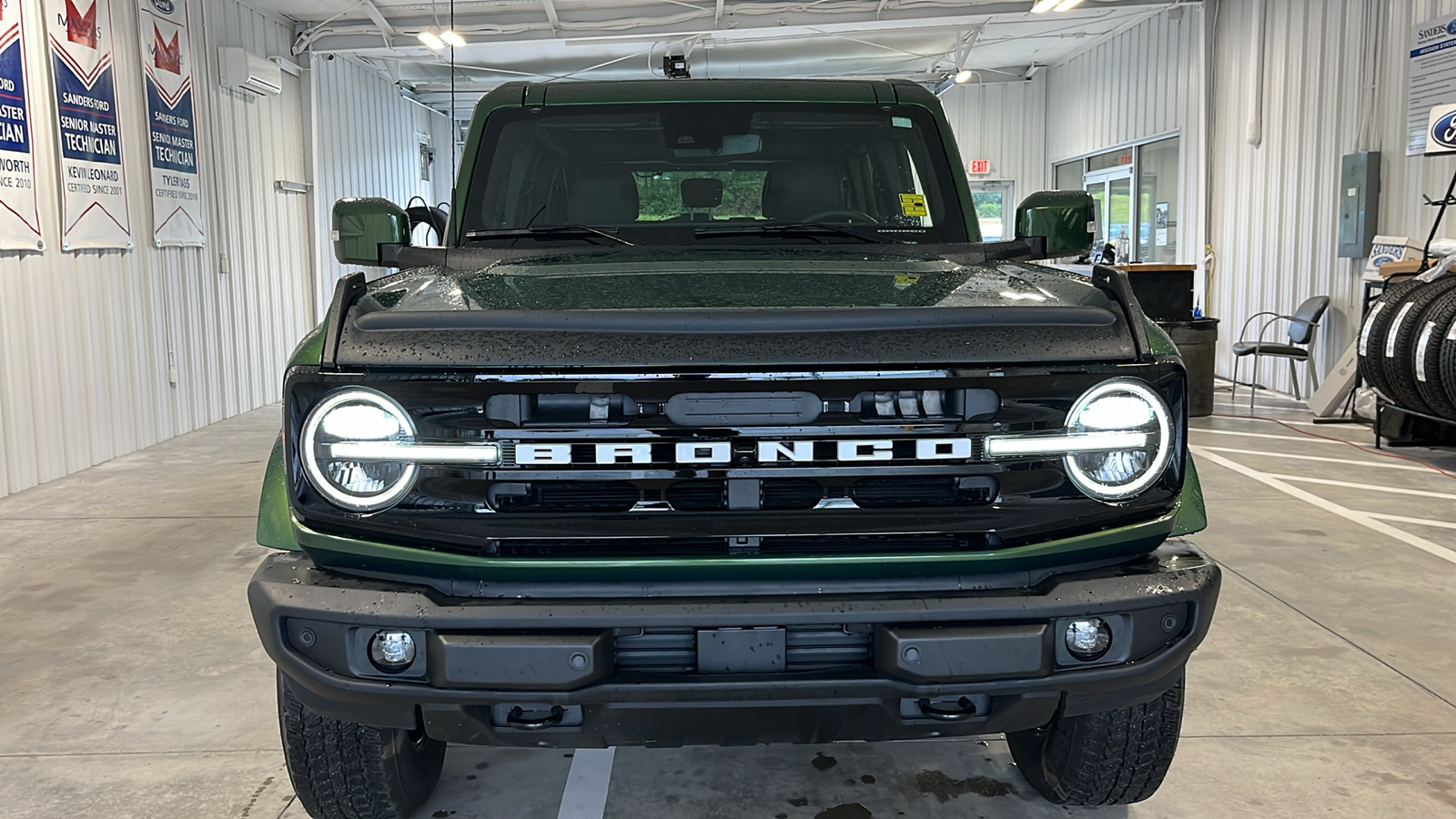 2023 Ford Bronco  2