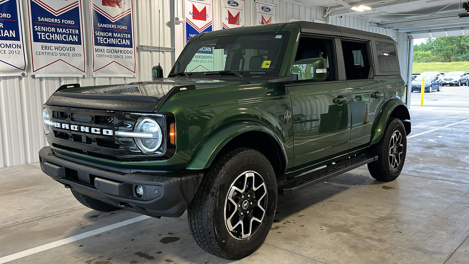 2023 Ford Bronco  3