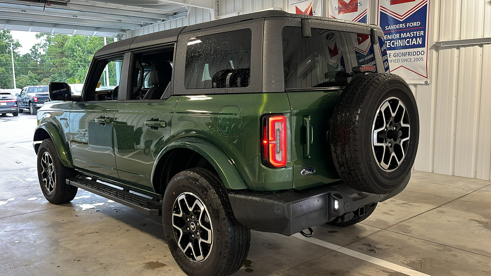 2023 Ford Bronco  23