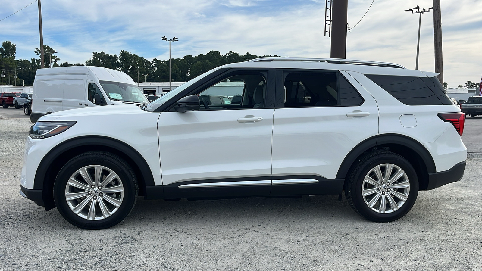 2025 Ford Explorer Platinum 4