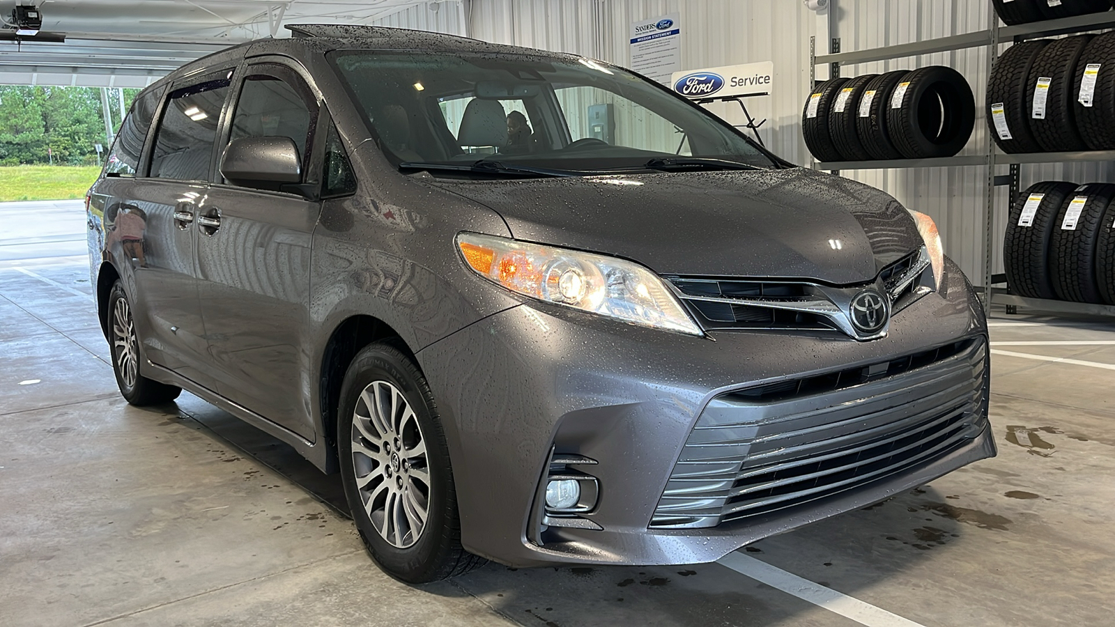 2019 Toyota Sienna  1