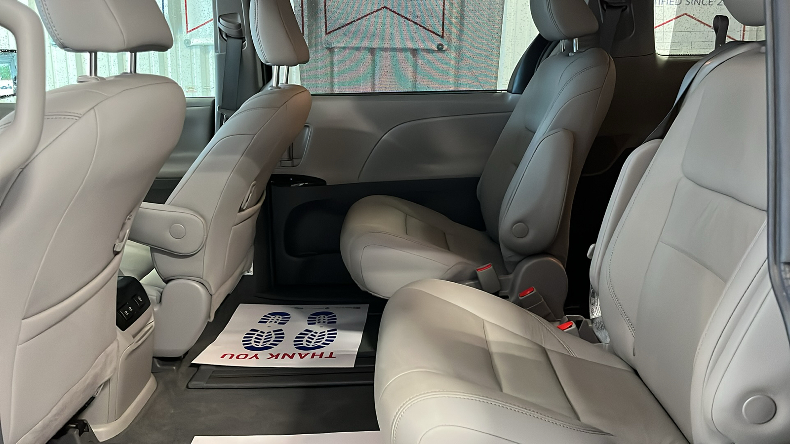 2019 Toyota Sienna  19