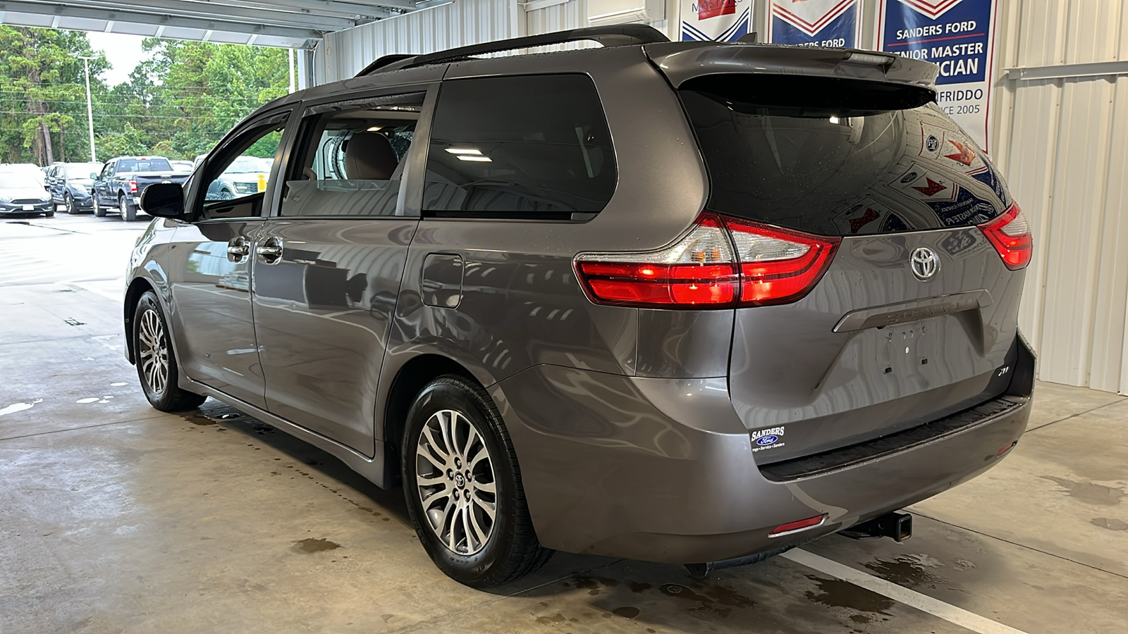 2019 Toyota Sienna  23