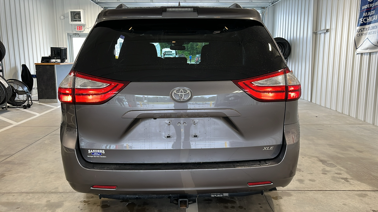 2019 Toyota Sienna  24