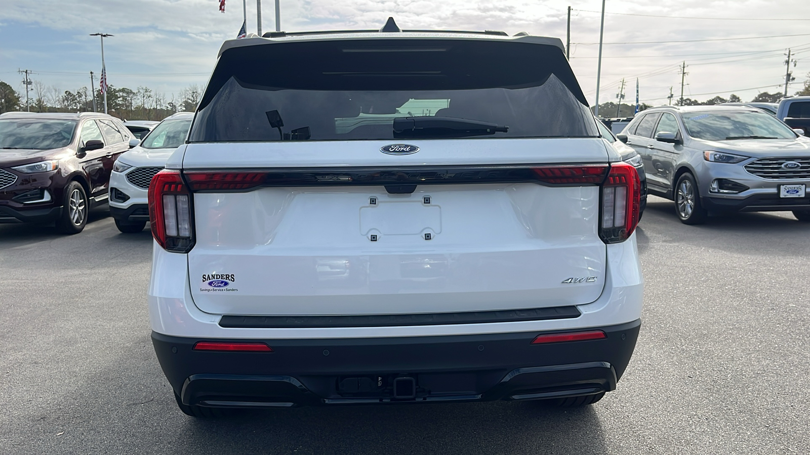 2025 Ford Explorer ST-Line 25