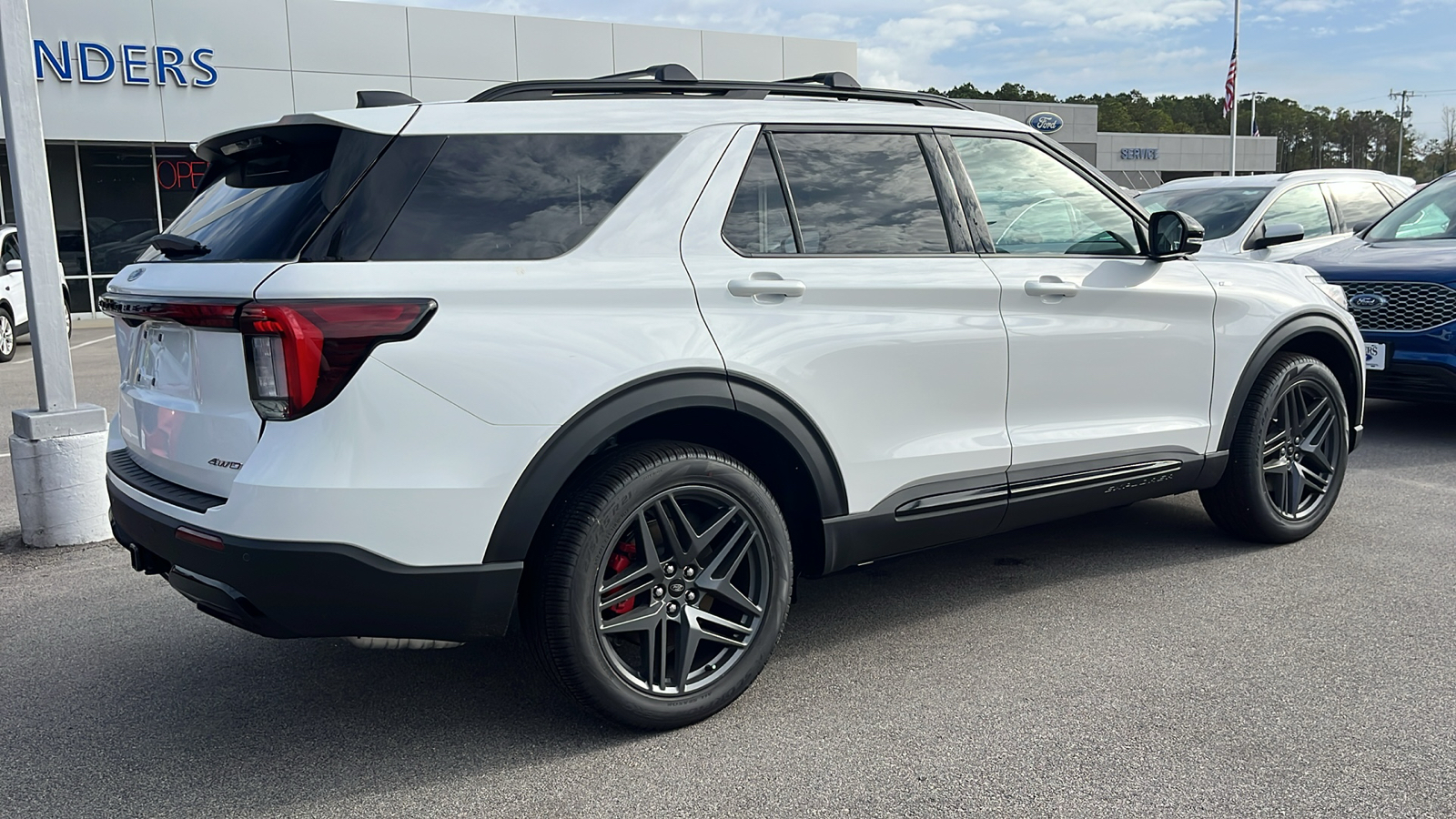 2025 Ford Explorer ST-Line 28