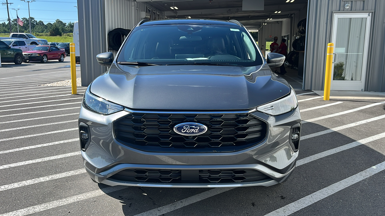 2024 Ford Escape ST-Line Select 2