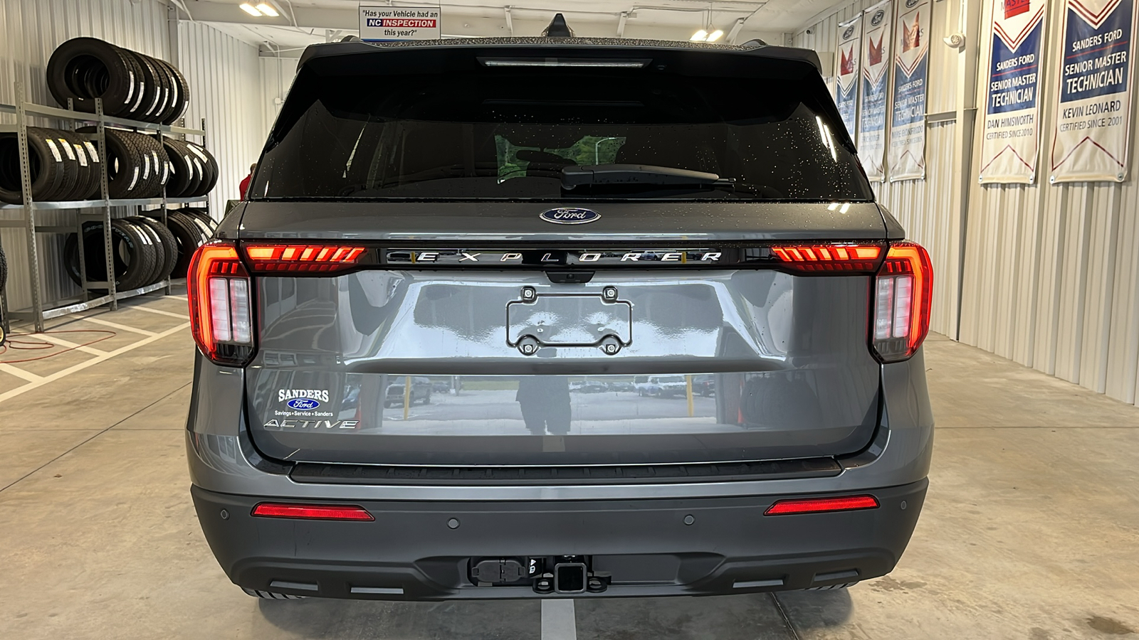 2025 Ford Explorer Active 22