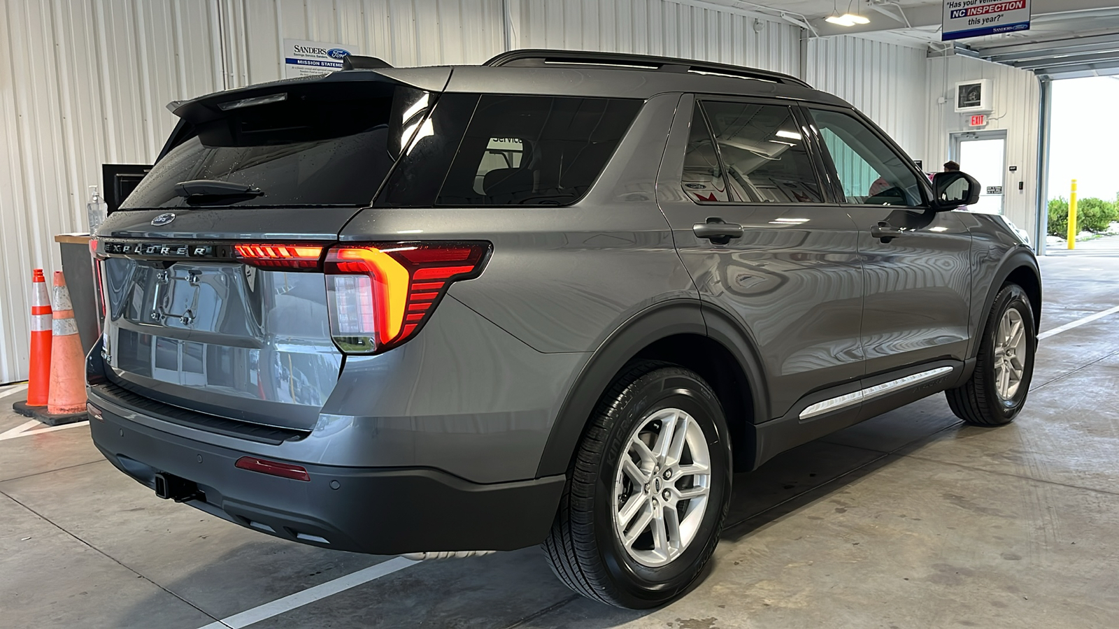 2025 Ford Explorer Active 26