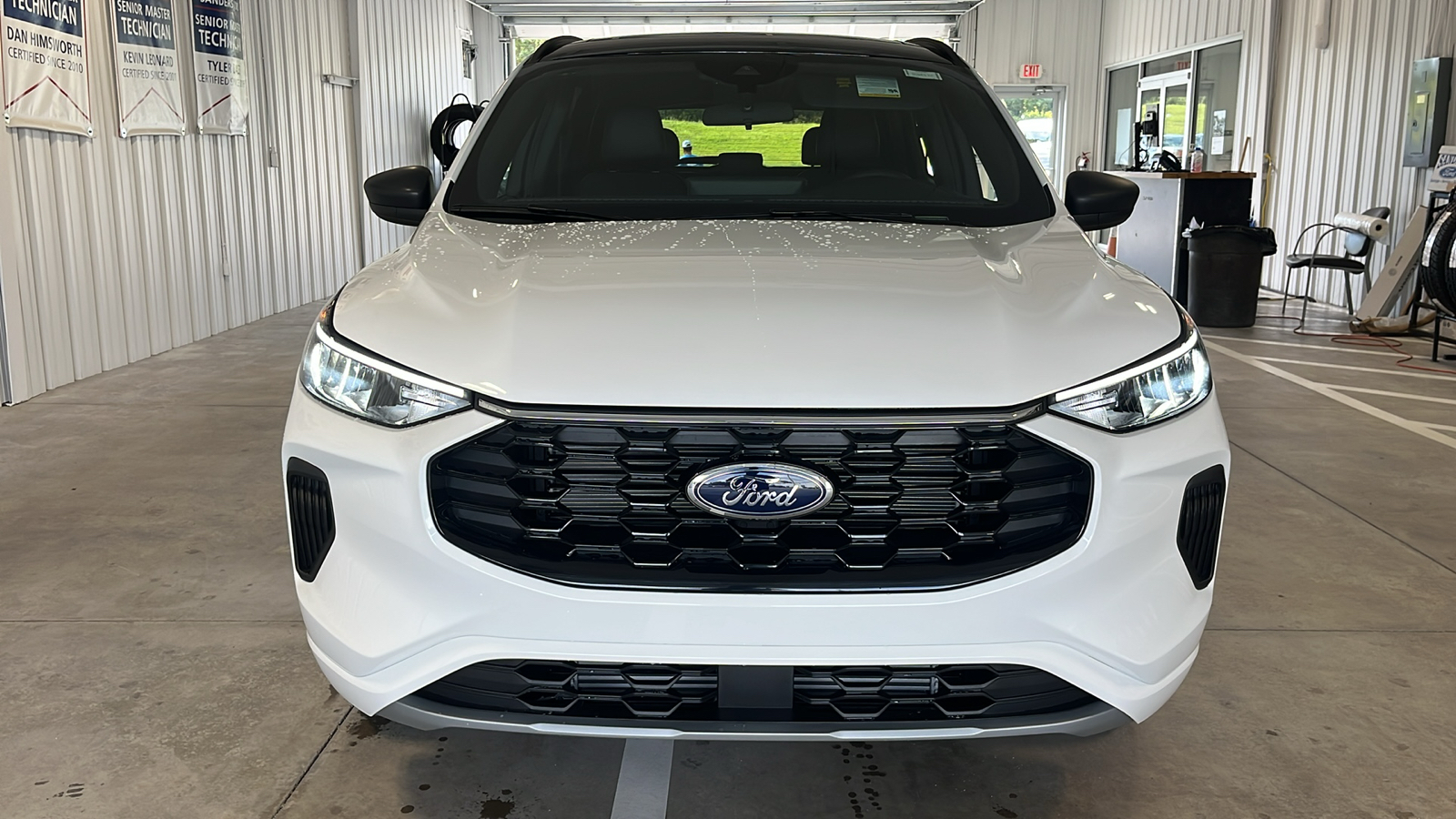 2024 Ford Escape ST-Line 2