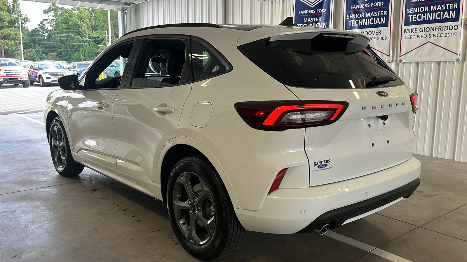 2024 Ford Escape ST-Line 22