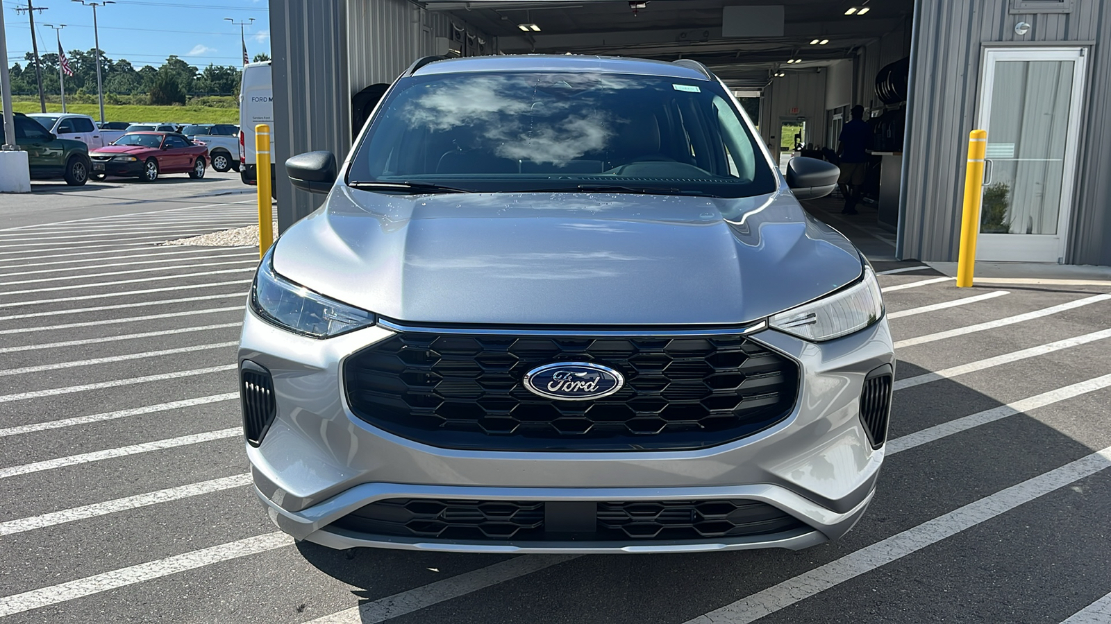 2024 Ford Escape ST-Line 2