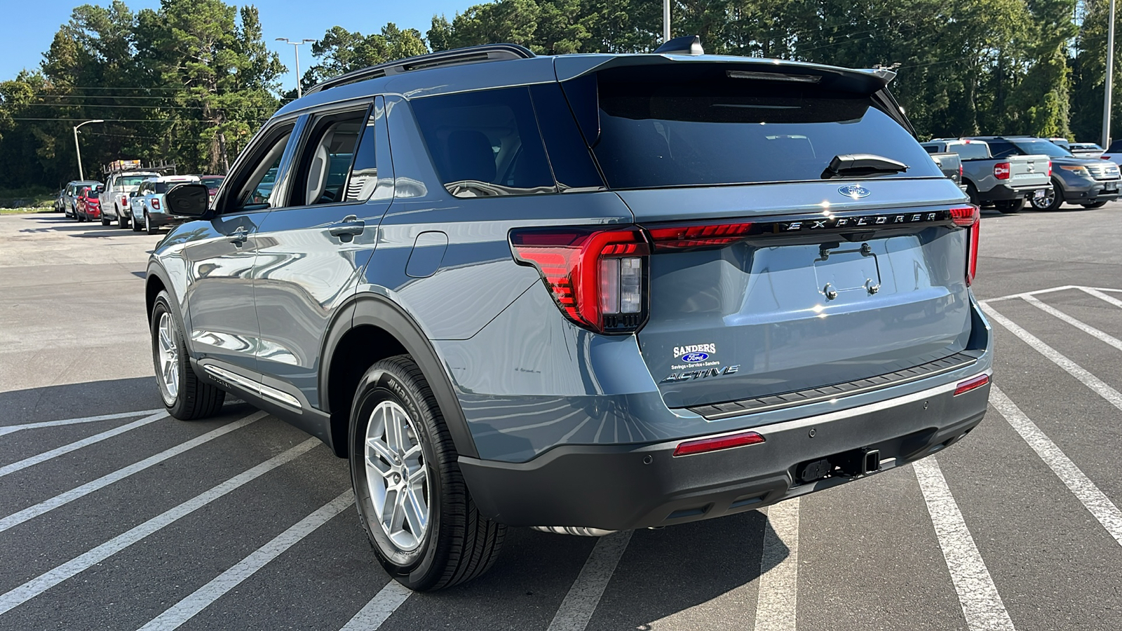 2025 Ford Explorer Active 22