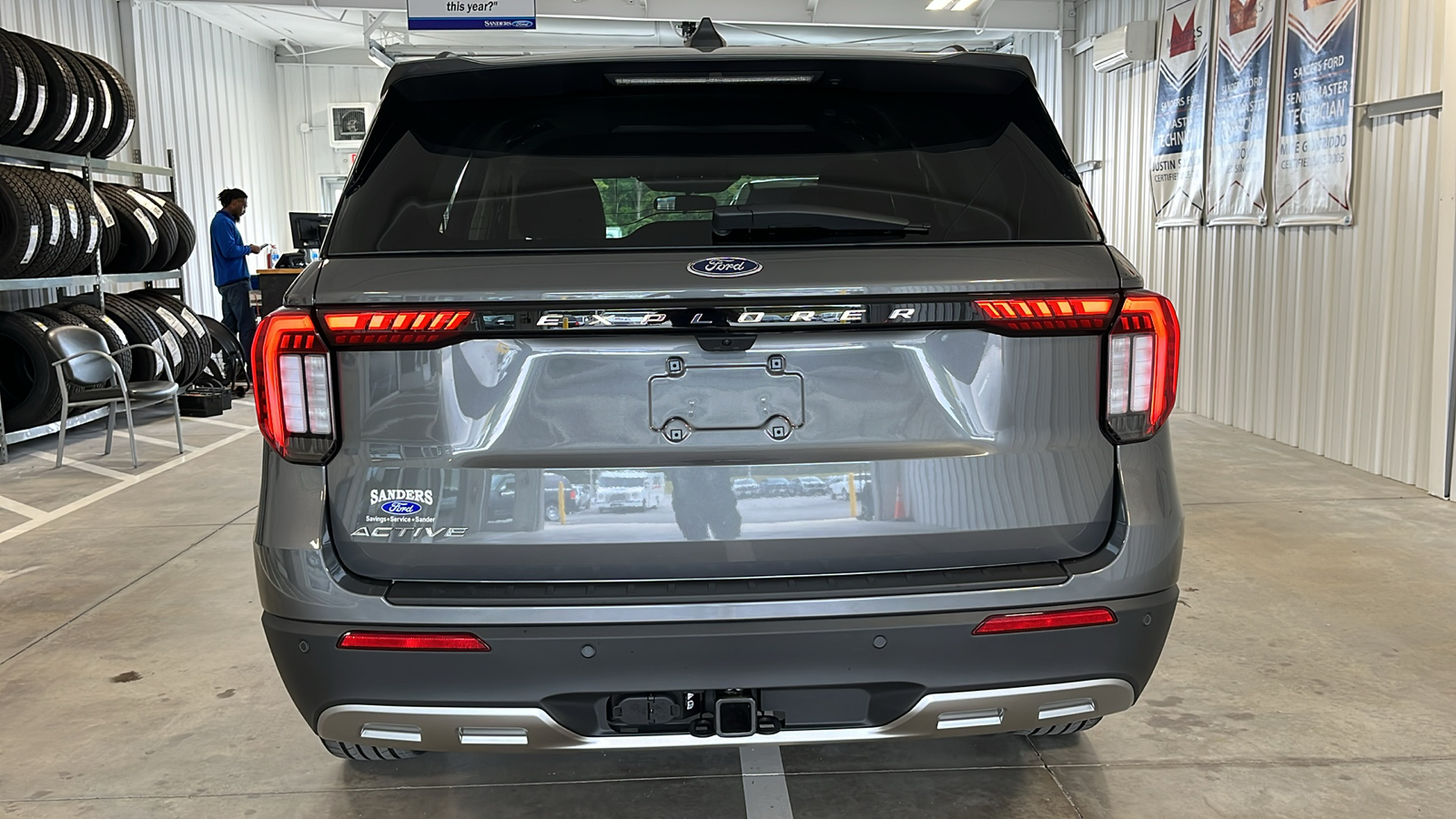 2025 Ford Explorer Active 22