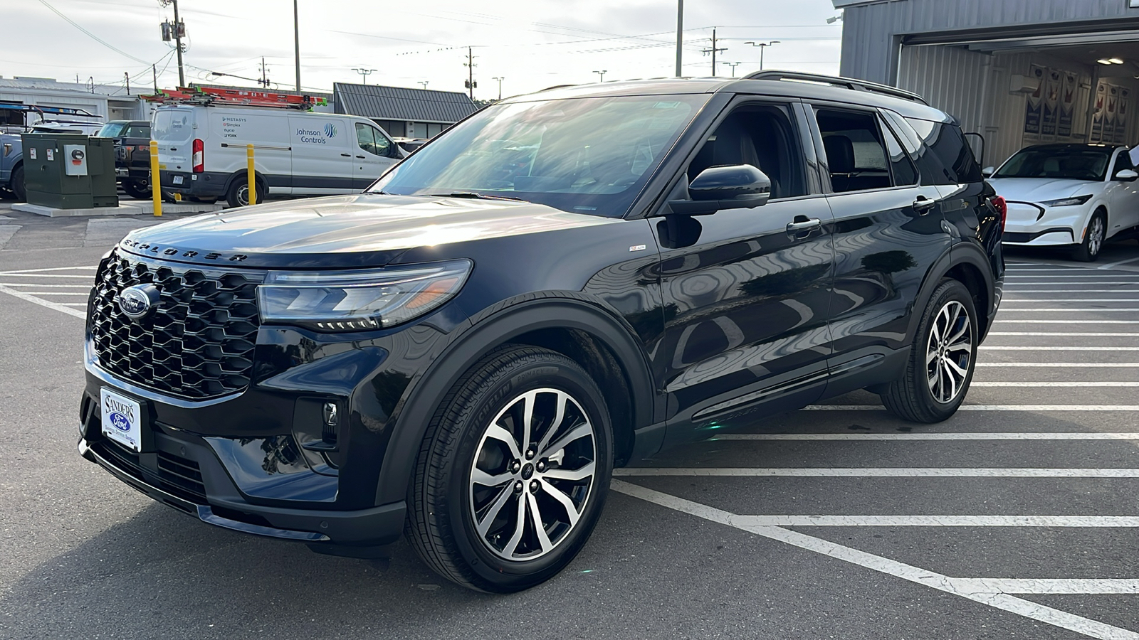 2025 Ford Explorer ST-Line 3