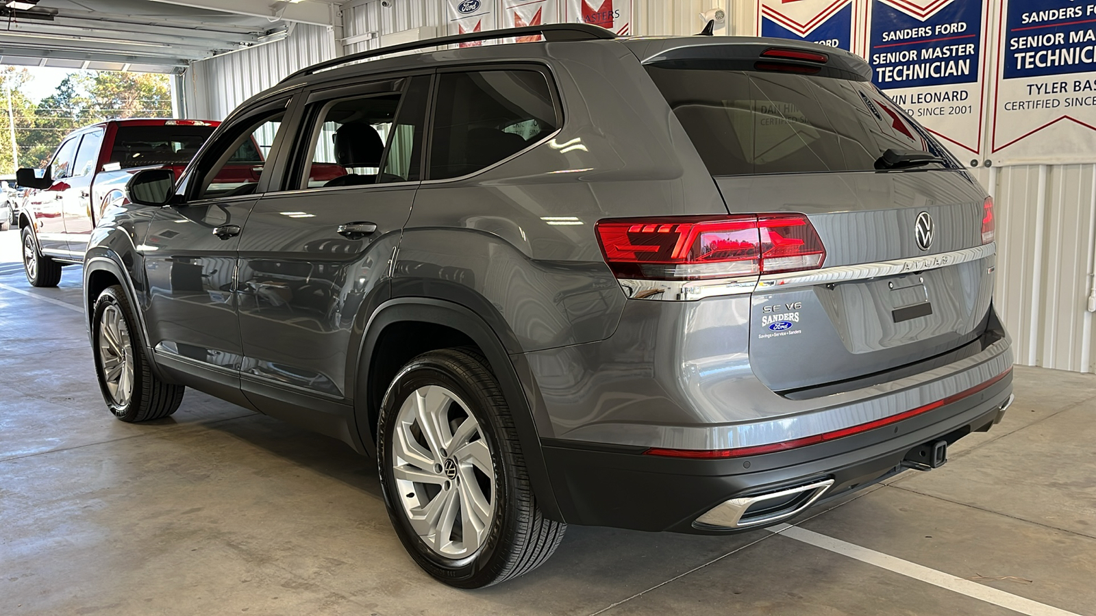 2022 Volkswagen Atlas 3.6L V6 SE w/Technology 24