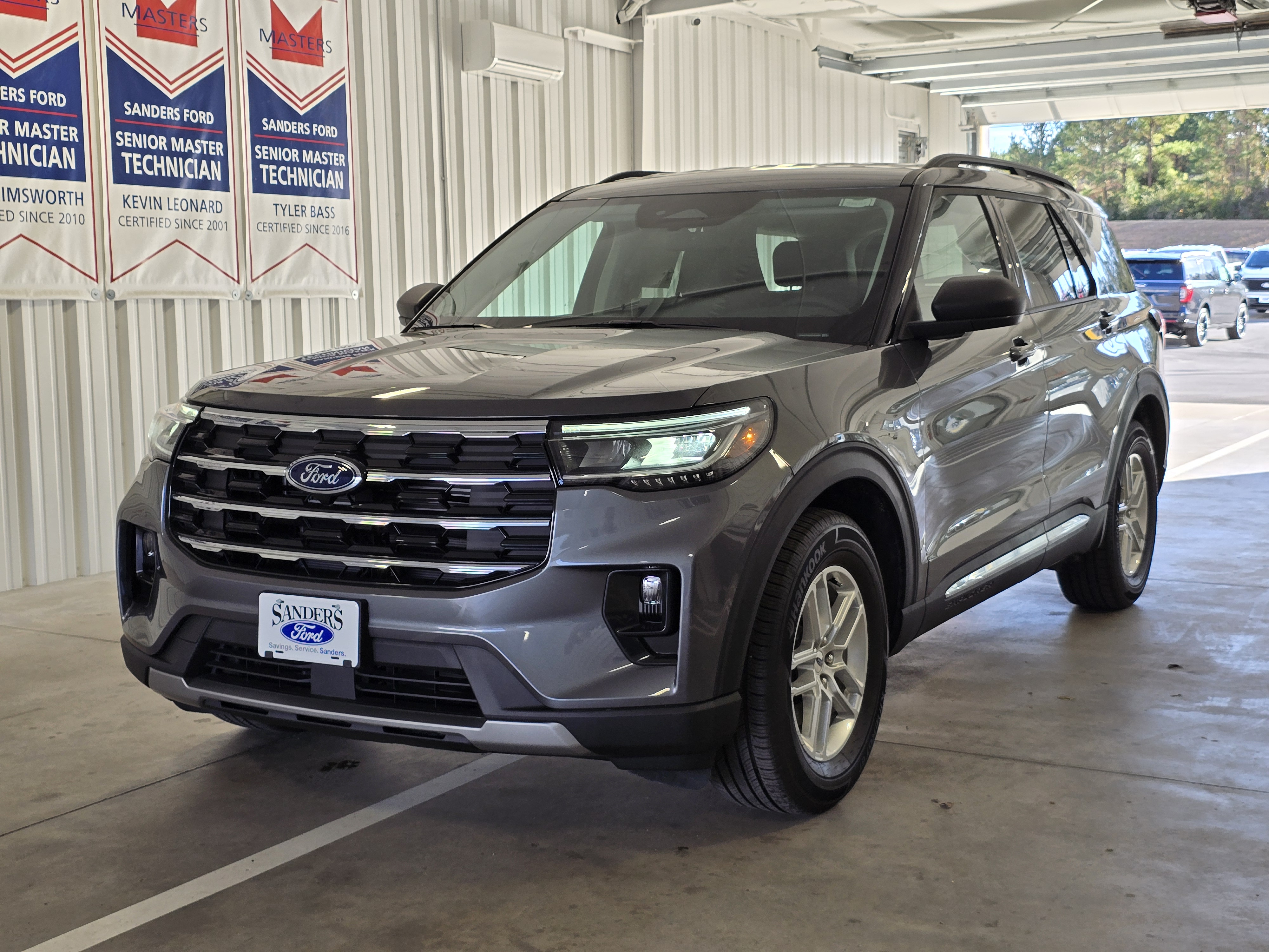 2025 Ford Explorer Active 3