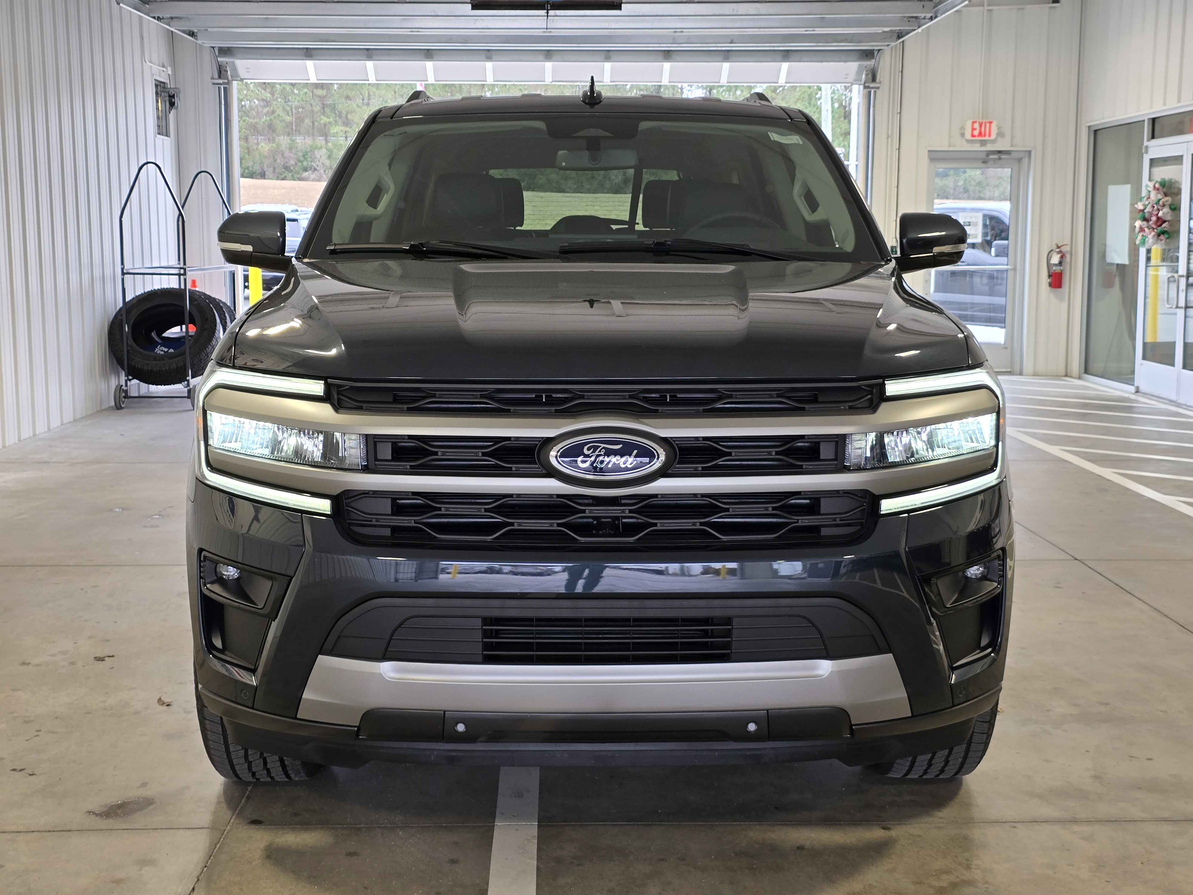 2024 Ford Expedition XLT 2