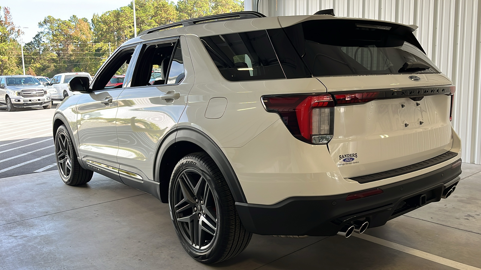 2025 Ford Explorer ST 23