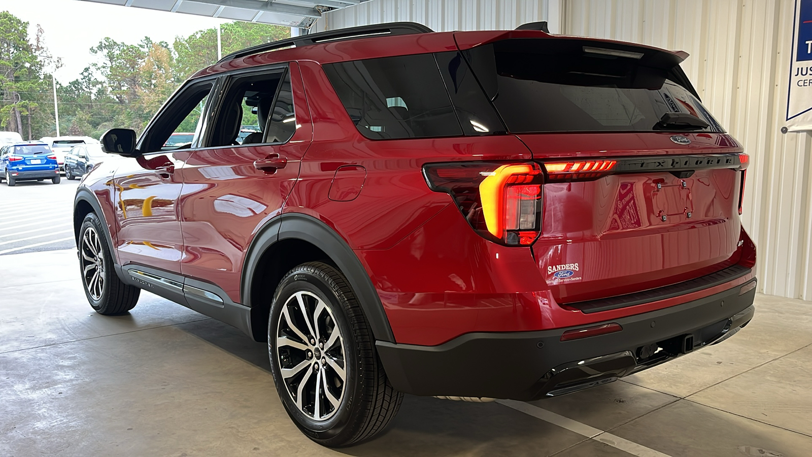 2025 Ford Explorer ST-Line 22