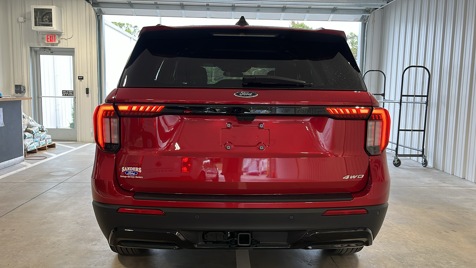 2025 Ford Explorer ST-Line 23