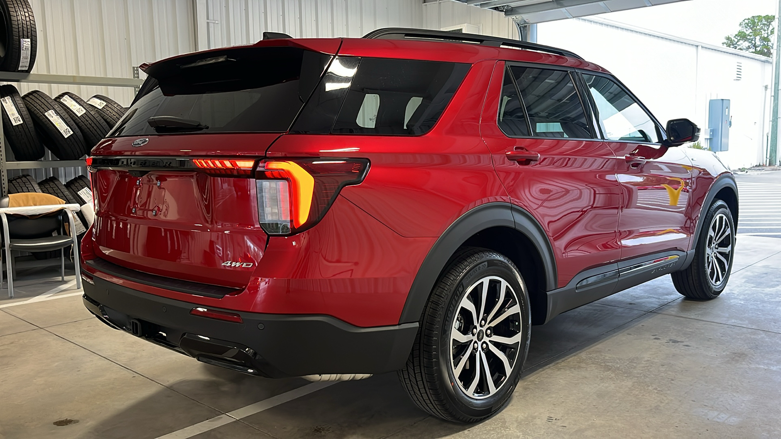 2025 Ford Explorer ST-Line 26