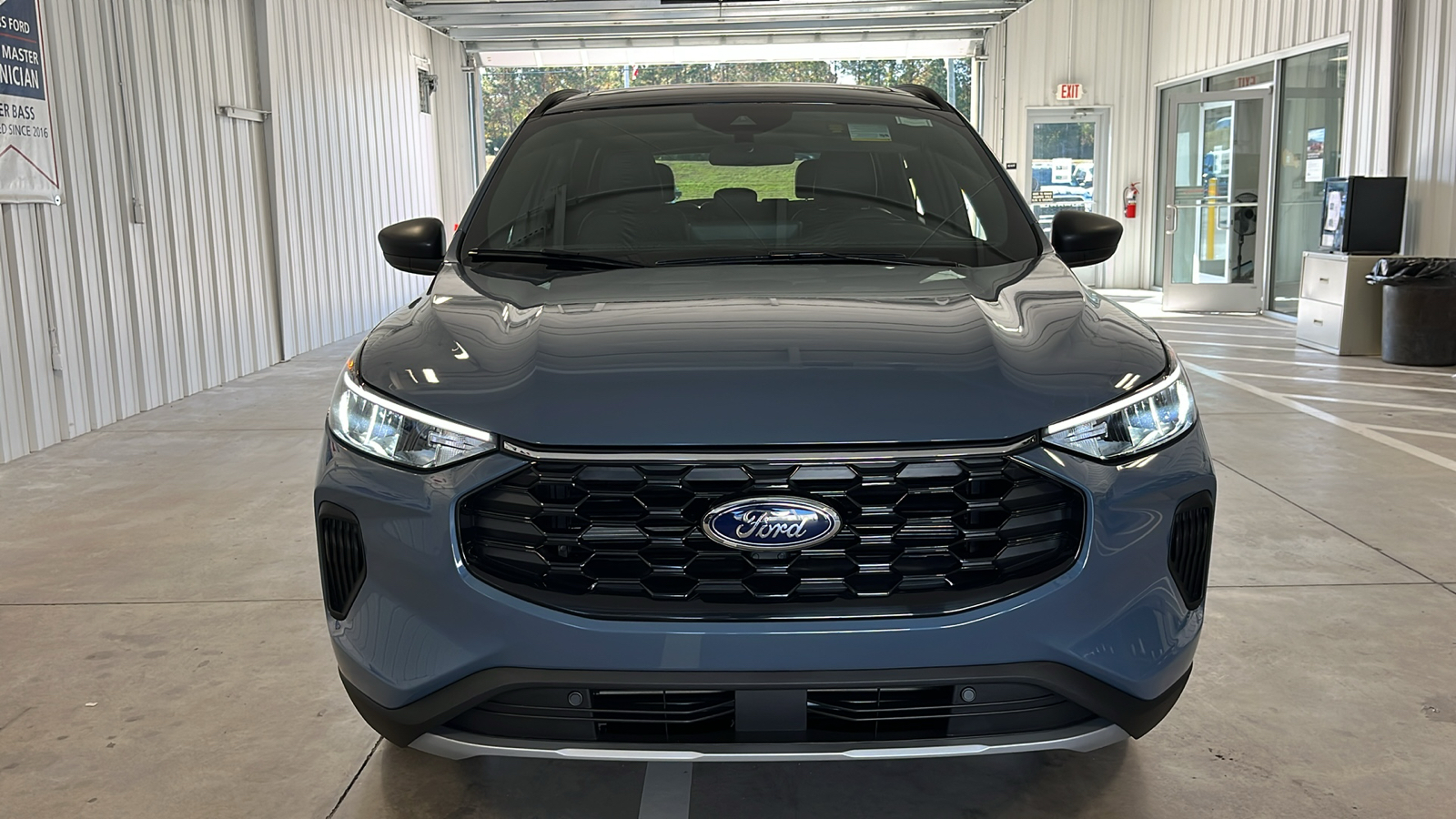 2025 Ford Escape ST-Line 2