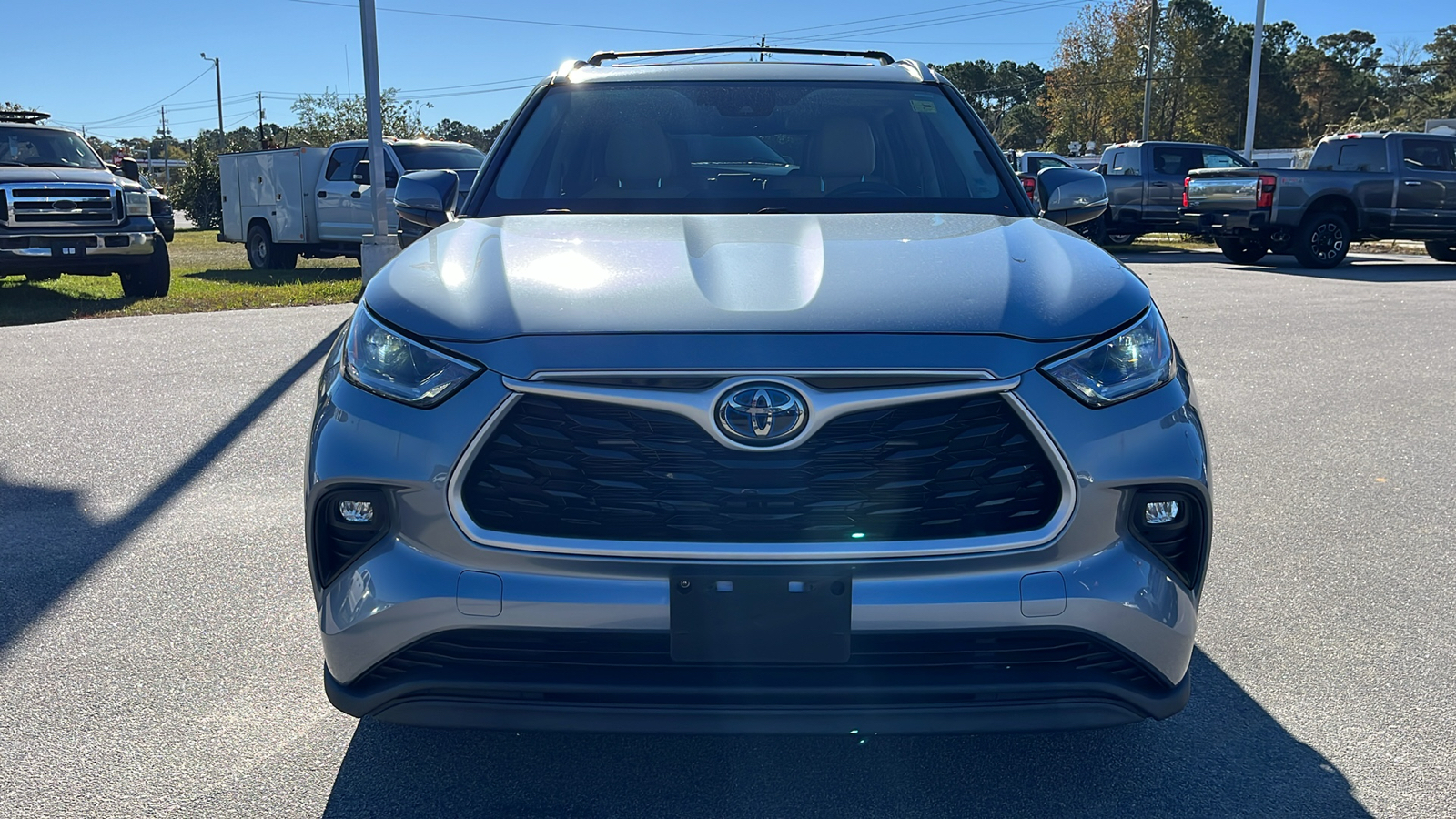 2021 Toyota Highlander Hybrid XLE 2