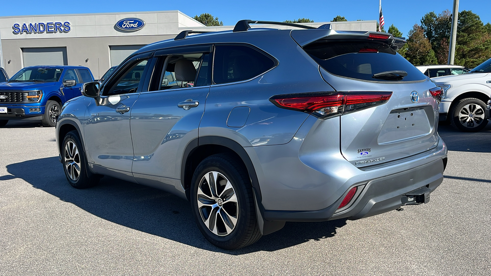 2021 Toyota Highlander Hybrid XLE 23